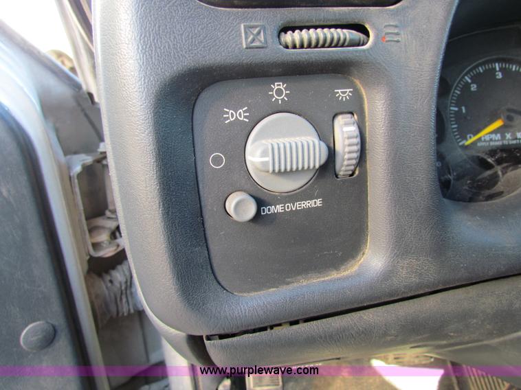 image for item C1862 2000 Chevrolet S10 Blazer SUV