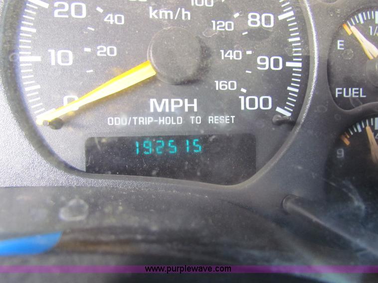 image for item C1862 2000 Chevrolet S10 Blazer SUV