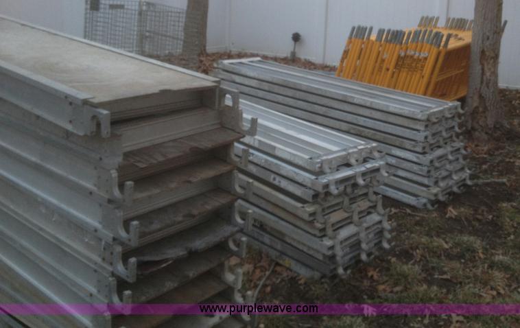 image for item C1874 Assorted scaffolding items