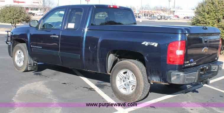 image for item C3725 2007 Chevrolet Silverado 1500 Ext. Cab pickup truck
