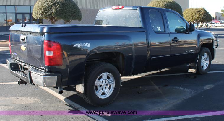 image for item C3725 2007 Chevrolet Silverado 1500 Ext. Cab pickup truck