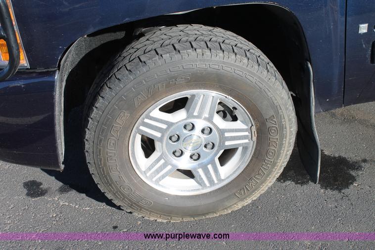 image for item C3725 2007 Chevrolet Silverado 1500 Ext. Cab pickup truck