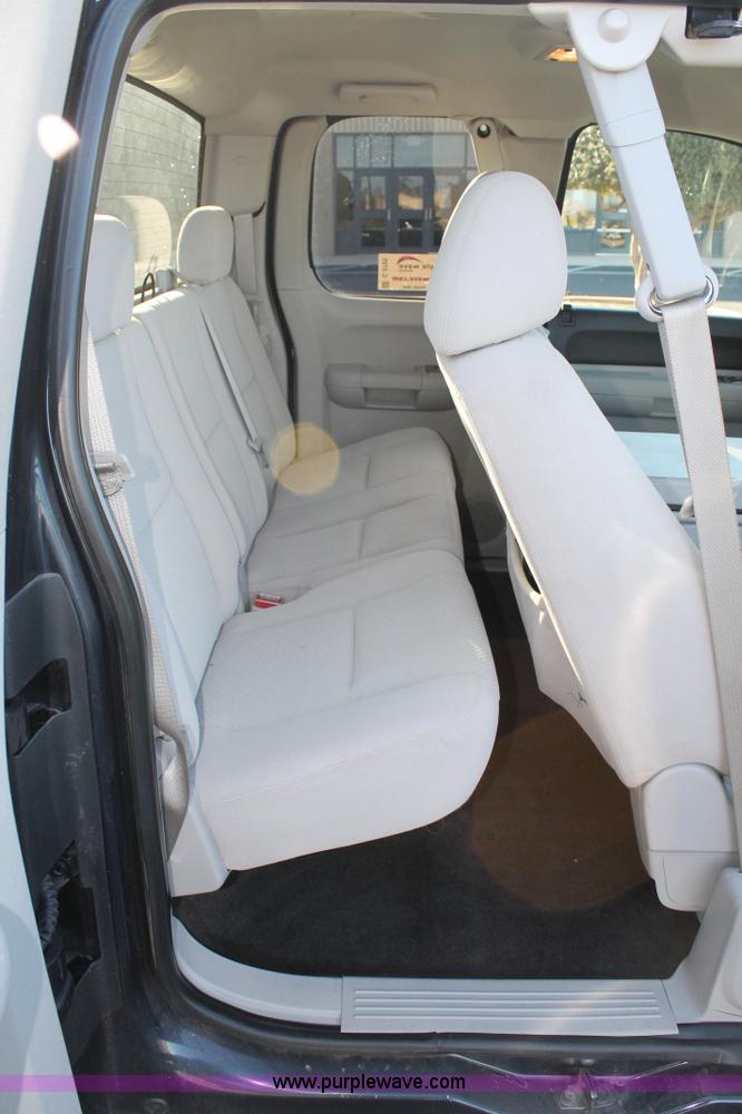 image for item C3725 2007 Chevrolet Silverado 1500 Ext. Cab pickup truck