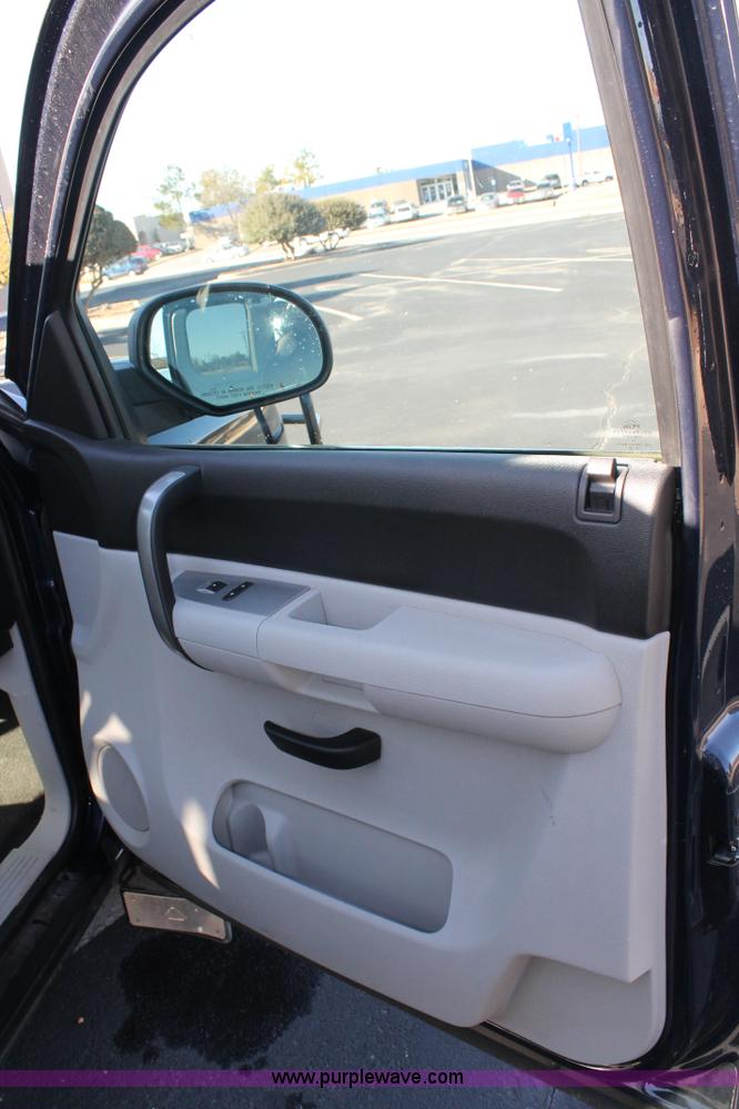 image for item C3725 2007 Chevrolet Silverado 1500 Ext. Cab pickup truck