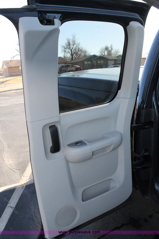 image for item C3725 2007 Chevrolet Silverado 1500 Ext. Cab pickup truck