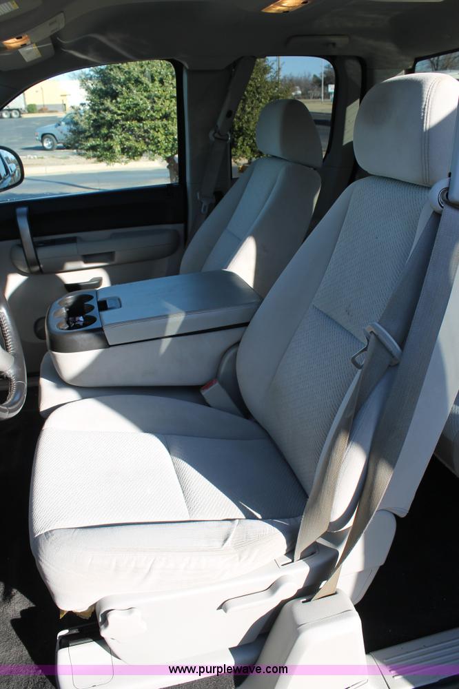 image for item C3725 2007 Chevrolet Silverado 1500 Ext. Cab pickup truck