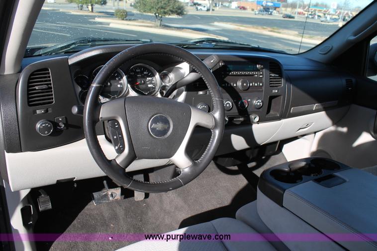 image for item C3725 2007 Chevrolet Silverado 1500 Ext. Cab pickup truck
