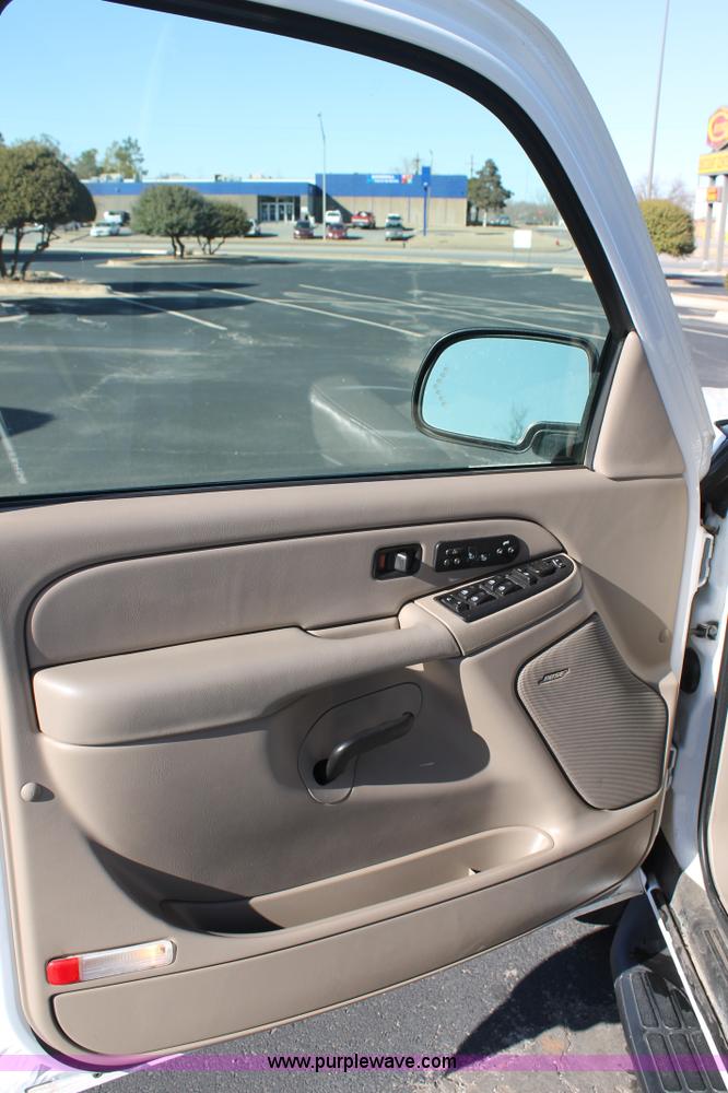 image for item C3726 2006 GMC Yukon SLT SUV