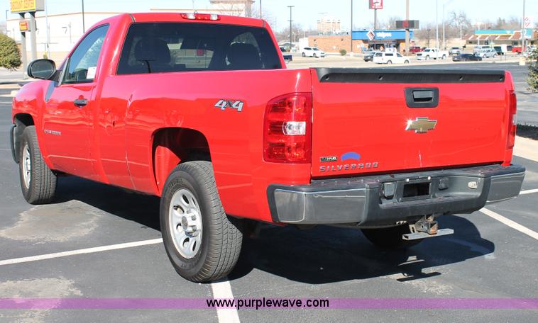 image for item C3727 2007 Chevrolet Silverado 1500 pickup truck