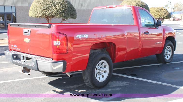 image for item C3727 2007 Chevrolet Silverado 1500 pickup truck