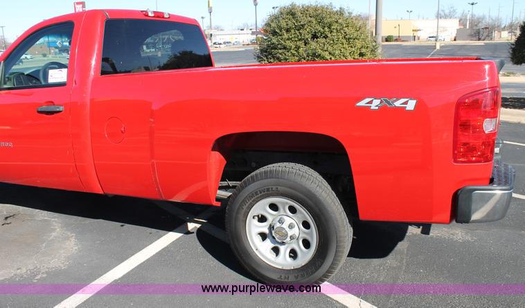 image for item C3727 2007 Chevrolet Silverado 1500 pickup truck