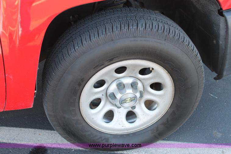 image for item C3727 2007 Chevrolet Silverado 1500 pickup truck