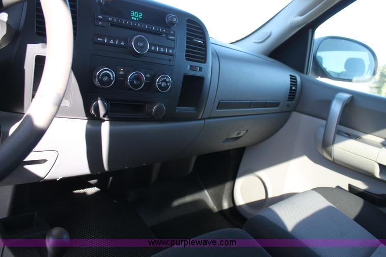 image for item C3727 2007 Chevrolet Silverado 1500 pickup truck