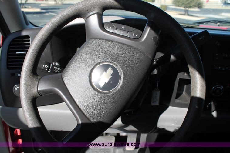 image for item C3727 2007 Chevrolet Silverado 1500 pickup truck