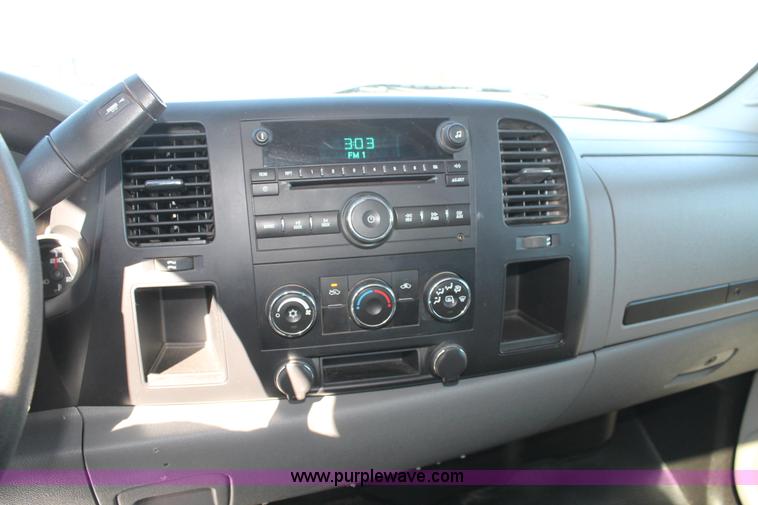 image for item C3727 2007 Chevrolet Silverado 1500 pickup truck