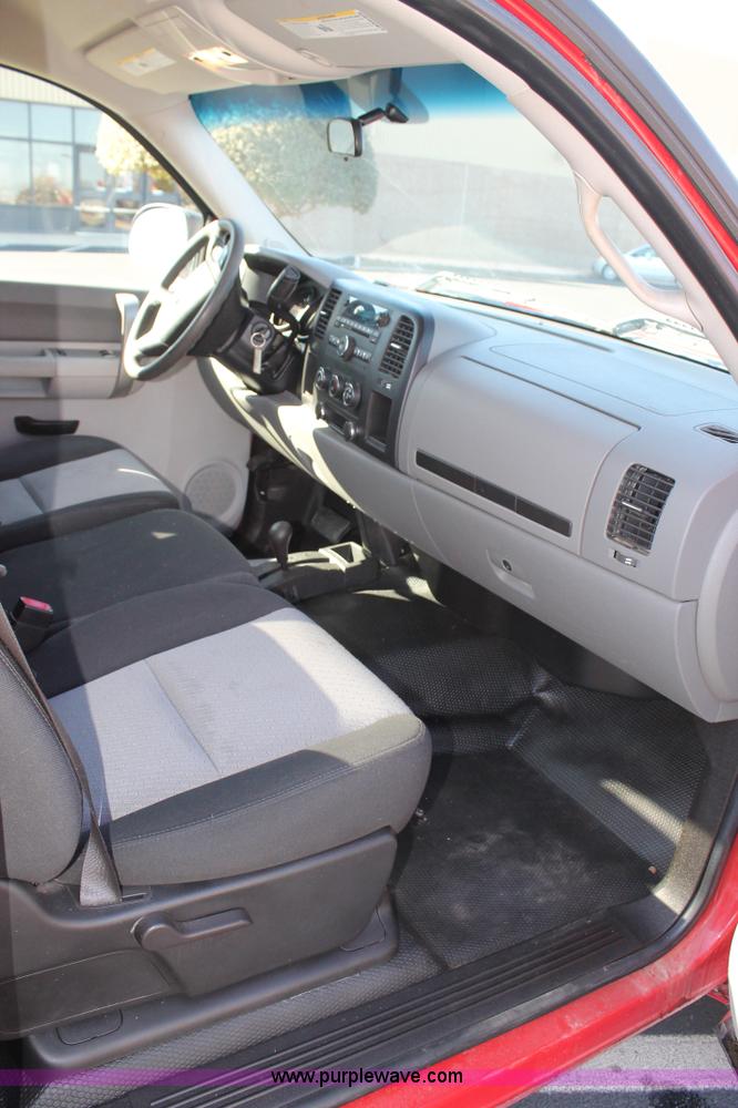 image for item C3727 2007 Chevrolet Silverado 1500 pickup truck