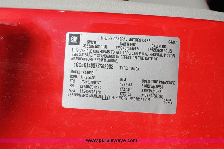 image for item C3727 2007 Chevrolet Silverado 1500 pickup truck