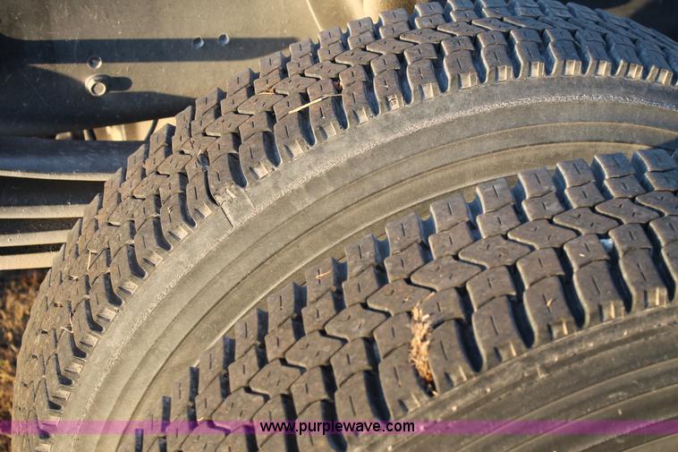 image for item C3750 2005 Chevrolet C6500 semi truck