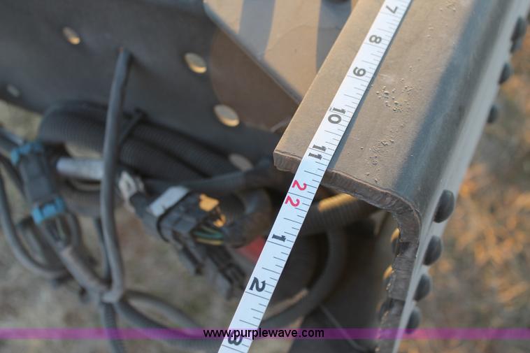 image for item C3750 2005 Chevrolet C6500 semi truck