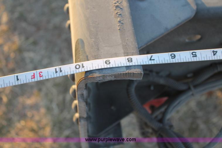 image for item C3750 2005 Chevrolet C6500 semi truck