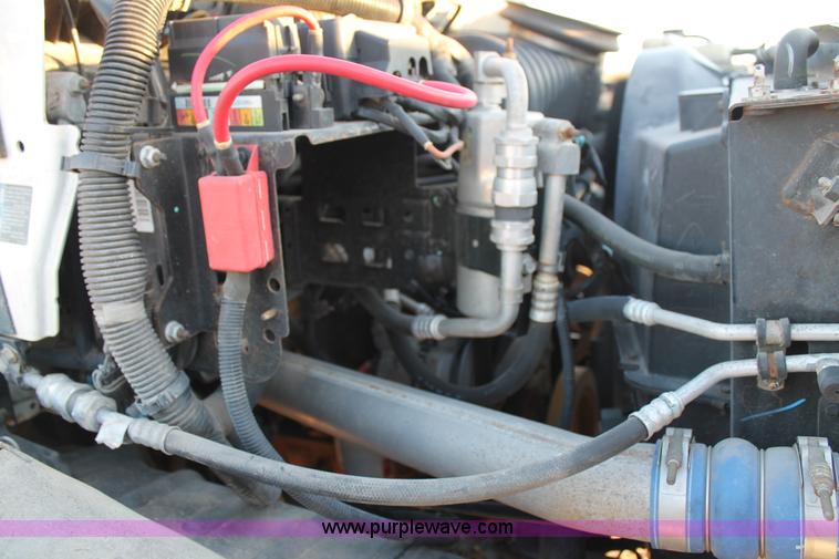 image for item C3750 2005 Chevrolet C6500 semi truck