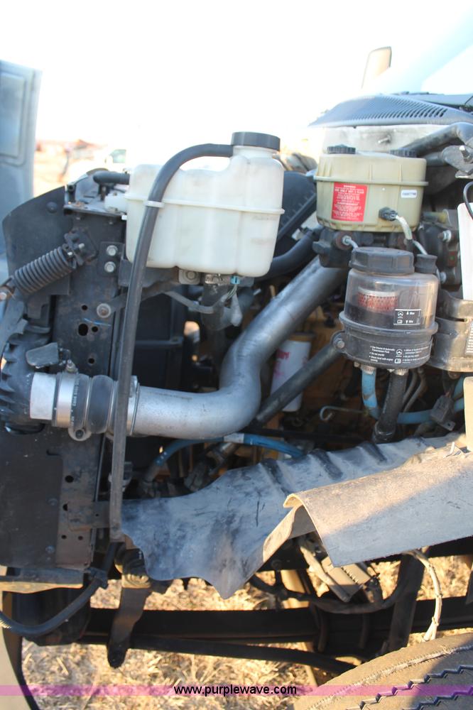 image for item C3750 2005 Chevrolet C6500 semi truck