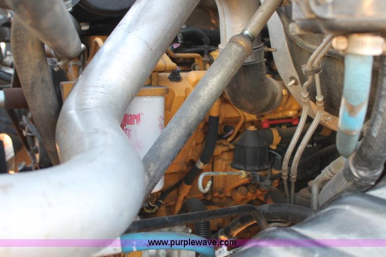 image for item C3750 2005 Chevrolet C6500 semi truck