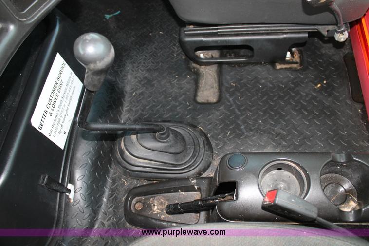 image for item C3750 2005 Chevrolet C6500 semi truck