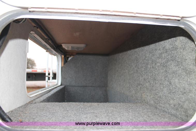 image for item C3759 2004 Fleetwood 36.5' RV fifth wheel trailer