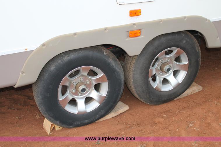 image for item C3759 2004 Fleetwood 36.5' RV fifth wheel trailer