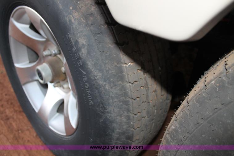 image for item C3759 2004 Fleetwood 36.5' RV fifth wheel trailer