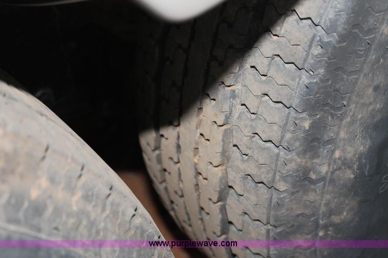 image for item C3759 2004 Fleetwood 36.5' RV fifth wheel trailer