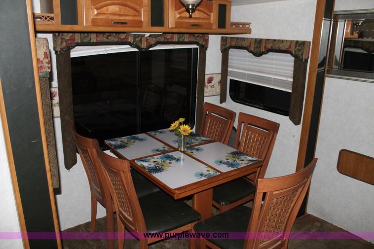 image for item C3759 2004 Fleetwood 36.5' RV fifth wheel trailer