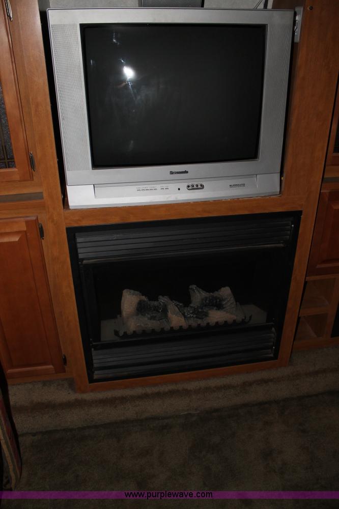 image for item C3759 2004 Fleetwood 36.5' RV fifth wheel trailer