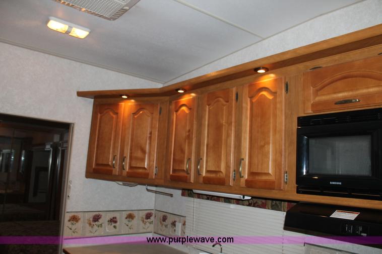 image for item C3759 2004 Fleetwood 36.5' RV fifth wheel trailer