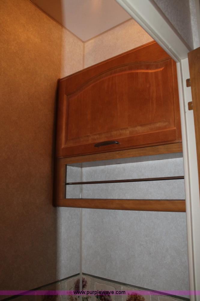 image for item C3759 2004 Fleetwood 36.5' RV fifth wheel trailer