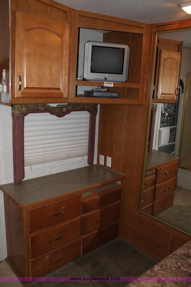 image for item C3759 2004 Fleetwood 36.5' RV fifth wheel trailer