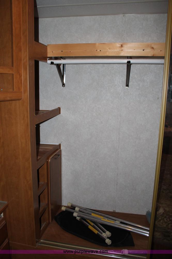 image for item C3759 2004 Fleetwood 36.5' RV fifth wheel trailer