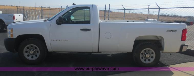 image for item F6785 2008 Chevrolet Silverado 1500 pickup truck