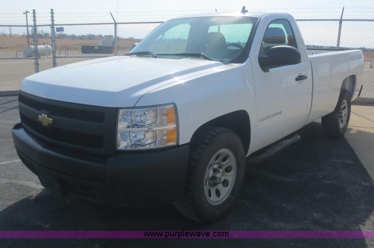 image for item F6785 2008 Chevrolet Silverado 1500 pickup truck