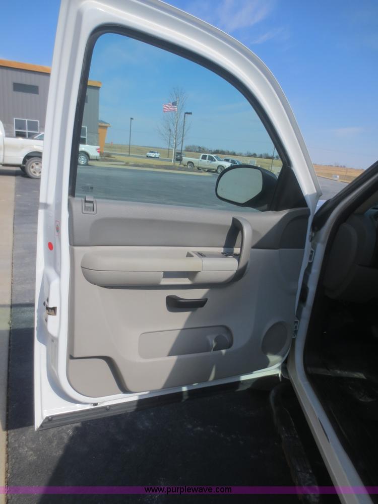 image for item F6785 2008 Chevrolet Silverado 1500 pickup truck