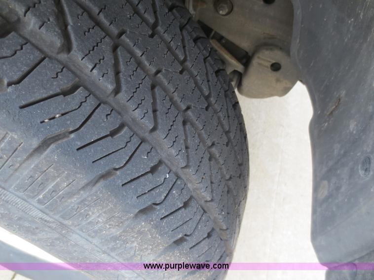 image for item F6815 2002 Chevrolet Silverado 1500 Z71 Ext. Cab pickup truck