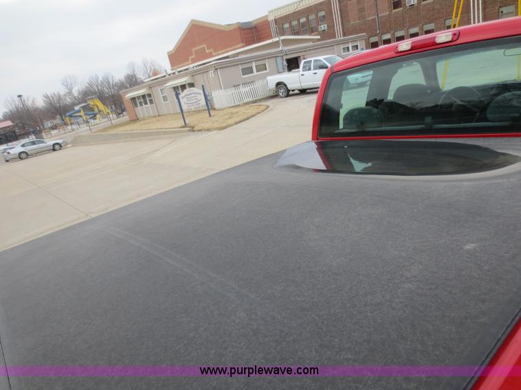 image for item F6815 2002 Chevrolet Silverado 1500 Z71 Ext. Cab pickup truck