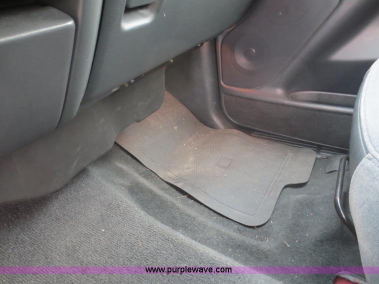 image for item F6815 2002 Chevrolet Silverado 1500 Z71 Ext. Cab pickup truck