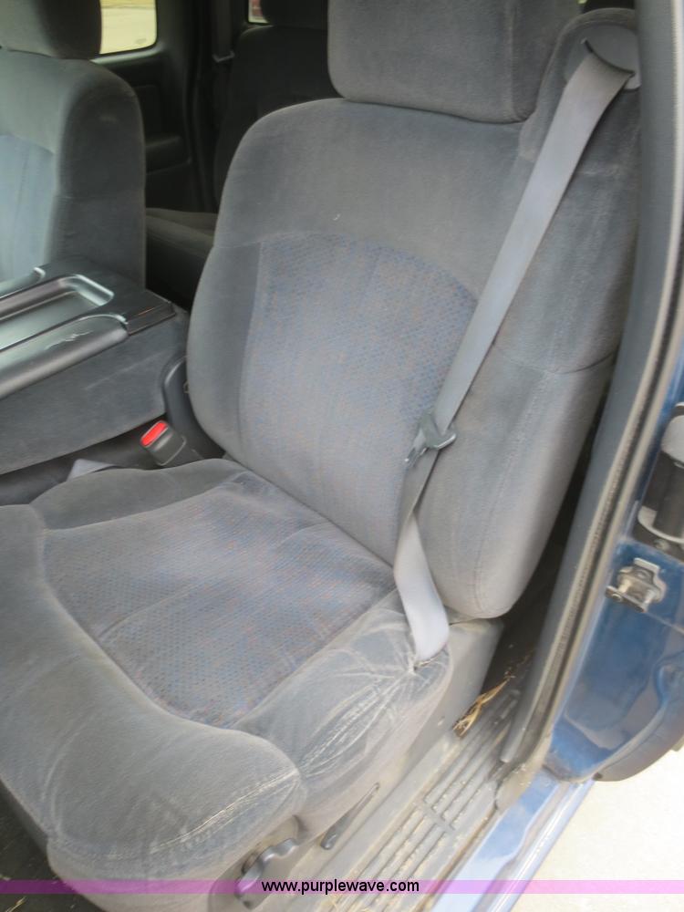 image for item F6816 2001 Chevrolet Silverado 1500 Z71 Ext. Cab pickup truck