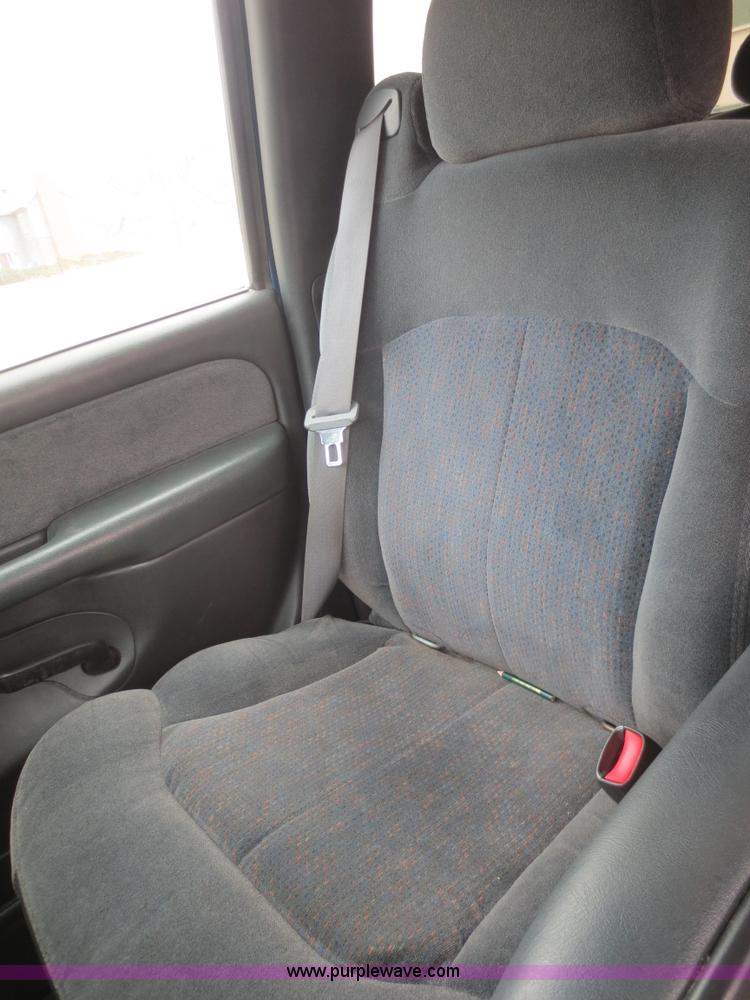 image for item F6816 2001 Chevrolet Silverado 1500 Z71 Ext. Cab pickup truck