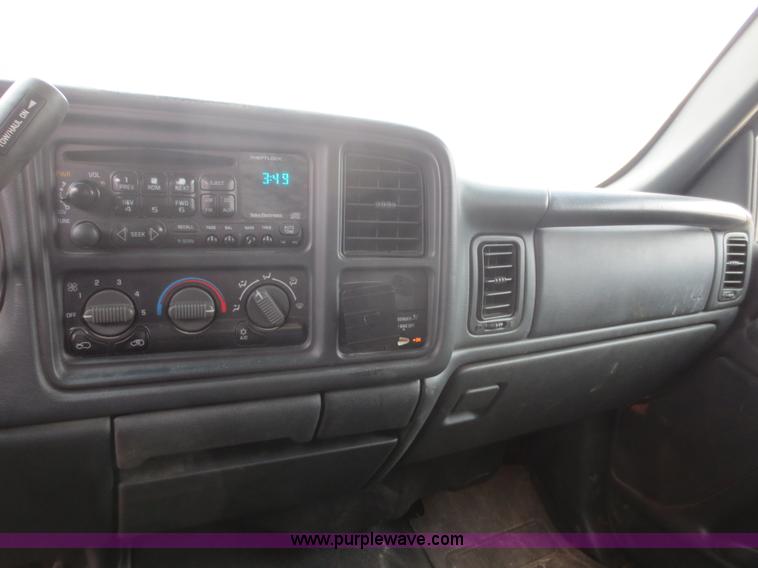 image for item F6816 2001 Chevrolet Silverado 1500 Z71 Ext. Cab pickup truck