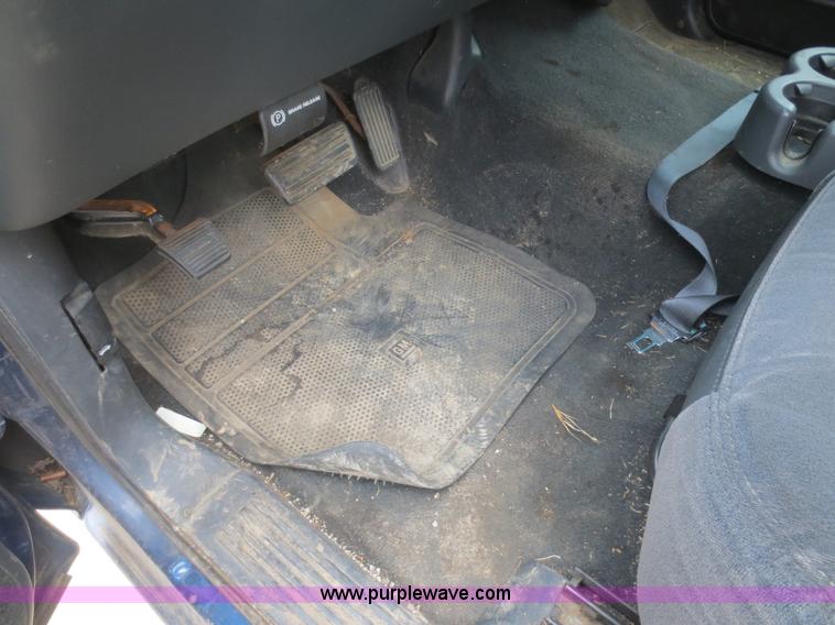 image for item F6816 2001 Chevrolet Silverado 1500 Z71 Ext. Cab pickup truck