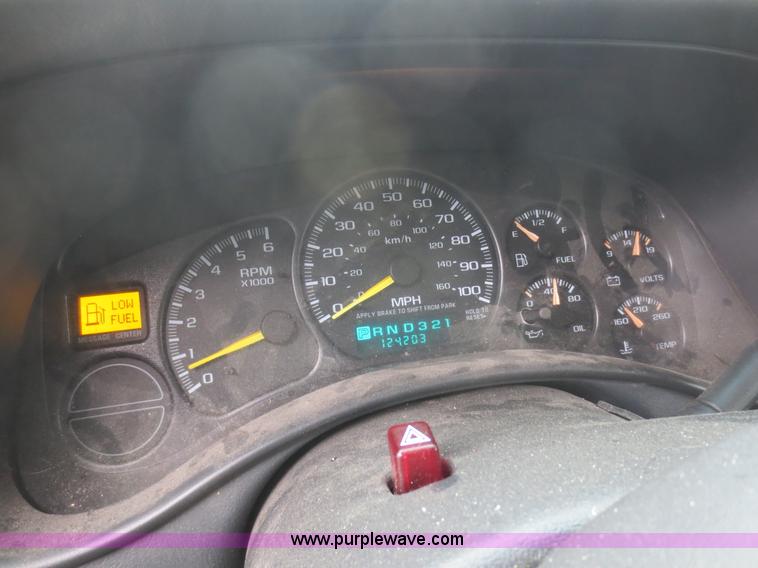 image for item F6816 2001 Chevrolet Silverado 1500 Z71 Ext. Cab pickup truck