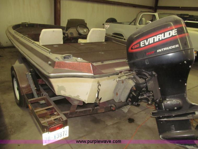 image for item F7245 1979 Ranger 18' boat